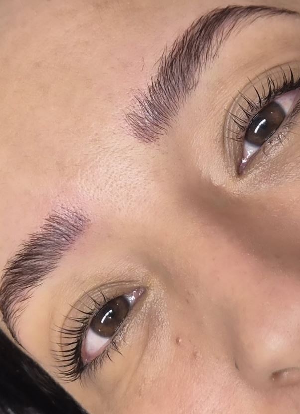 Résultat microblading sourcils Marseille